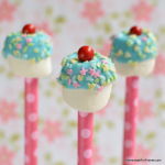 These easy Marshmallow Pops look like cute little cupcakes on a stick!